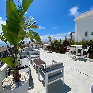 https://la-puerta-de-nerja-hostal-boutique.1costadelsol.com