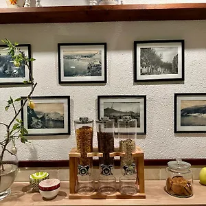 https://hostal-regina.catalonia-hotels.com